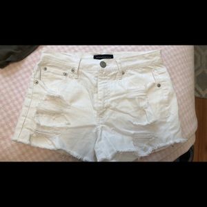 Aeropostale white short